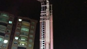 Terasta Yakılan Mangaldan Yangın Çıktı
