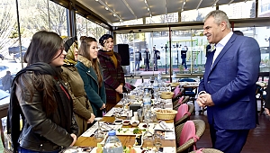 BAŞBAKAN YARDIMCISI KAYNAK GENCLERLE BULUSTU