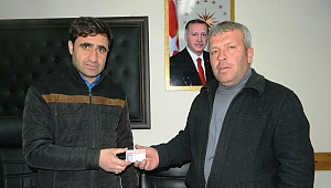 CHP'Lİ ÜYE 'HAYIR' DEMEMEK İÇİN İSTİFA EDİP AK PARTİYE GEÇTİ.