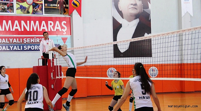 LİSELER VOLEYBOL GRUP MAÇLARI TAMAMLANDI