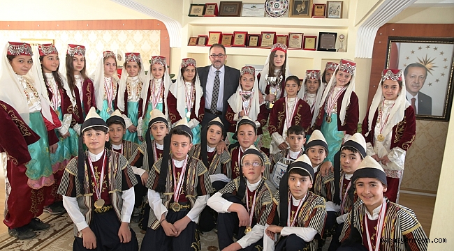 MİNİK HALK OYUNLARI EKİBİ ŞAMPİYONLUK HEYECANLARINI BAŞKAN GÜVENLE PAYLAŞTIRLAR…