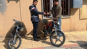 MOTOSİKLET HIRSIZLARI KAMERADA