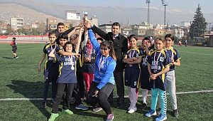 YILDIZ KIZLAR FUTBOL İL BİRİNCİLİĞİ TURNUVASI TAMAMLANDI