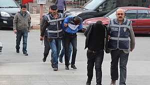 25 SANİYEDE İŞ YERİNİ SOYDULAR