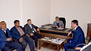 BAŞKAN OKUMUŞ’ TAN MUHTARLAR DERNEĞİNE ZİYARET