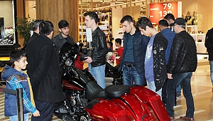 EFSANE MOTOSİKLETLER PİAZZA’DA SERGİLENDİ