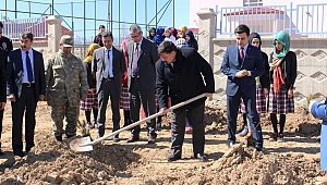 EKİNÖZÜ’NDE ÖĞRENCİLER TOPRAĞA YENİDEN HAYAT VERDİLER