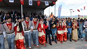 NEVRUZ BAYRAMINI COŞKU İLE KUTLADI