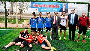 ŞAMPİYON RASİM ÖZDENÖREN HALK KÜTÜPHANESİ