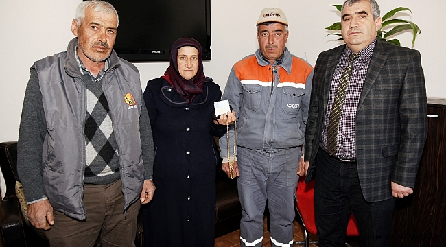 TEMİZLİK İŞÇİSİNDEN ÖRNEK DAVRANIŞ