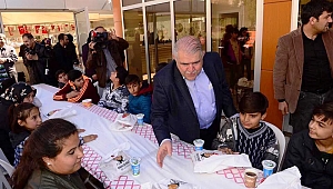 YETİM ÇOCUKLAR BUZ PİSTİNDE EĞLENDİ