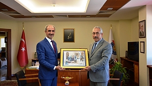 AHİ EVRAN ÜNİVERSİTESİ REKTÖRÜ KARAKAYA, ÜNİVERSİTEMİZ REKTÖRÜ DEVECİ’Yİ ZİYARET ETTİ