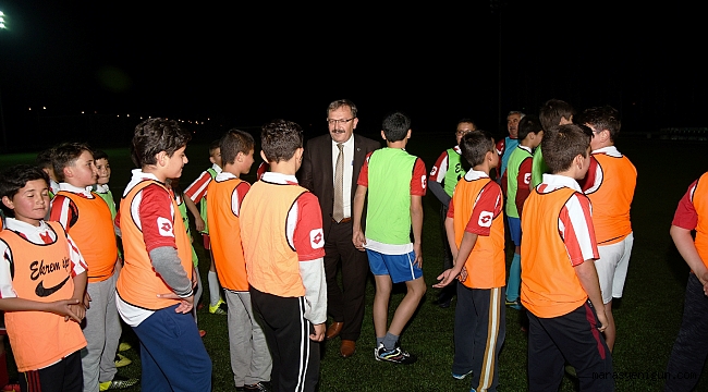 BAŞKAN AYDIN, MİNİK FUTBOLCULARA MORAL VERDİ