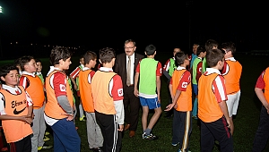 BAŞKAN AYDIN, MİNİK FUTBOLCULARA MORAL VERDİ