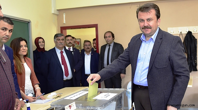 BAŞKAN ERKOÇ OYUNU KULLANDI