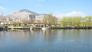 CEYHAN KAYNAĞI PINARBAŞI TEMİZLİK ÇALIŞMALARI DEVAM EDİYOR