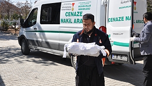 ÇÖPTE BULUNAN BEBEĞİN MEZAR TAŞINA 'KİMSESİZ' YAZILDI