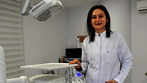 SIK DİŞ BEYAZLATMA DİŞTE KARARMA VE DOKU KAYBI YARATIR