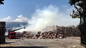 ATIK KAĞIT FABRİKASINDA YANGIN 