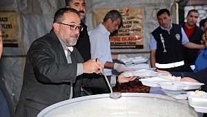 BELEDİYENİN İFTAR SOKAĞINA YOĞUN İLGİ…