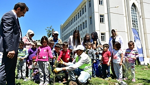 DULKADİROĞLU'NUN FİDANLARI ANNELER İÇİN DİKİLDİ