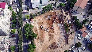 MİLLİ İRADE MEYDANI VE YERALTI OTOPARK İNŞAATI DEVAM EDİYOR