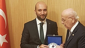 NİĞDE BİRLİK VAKFI MECLİS BAŞKANI İSMAİL KAHRAMAN'I ZİYARET ETTİ