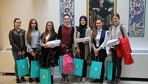 ONİKİŞUBAT BELEDİYESİ, 7 BİN BOSNALI ÖĞRENCİYE ÇANTA VE KIRTASİYE MALZEMELERİ HEDİYE ETTİ