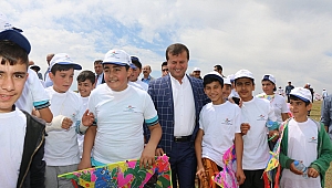 PAZARCIK BELEDİYESİNDEN, ÇOCUKLARA GÖKYÜZÜ HEDİYESİ