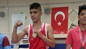 TAYYAR TÜRKOĞLU BOKS’TA TÜRKİYE ŞAMPİYONU