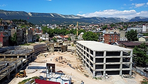 ARASA OTOPARK HIZLI İLERLİYOR