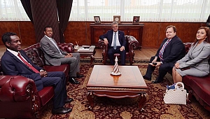 BAŞBAKAN YARDIMCISI KAYNAK; SOMALİLİ KARDEŞLERİMİZ YALNIZ DEĞİLLERDİR