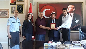 BAŞKAN ÇELEĞEN’E EMNİYETTEN TEŞEKKÜR PLAKETİ