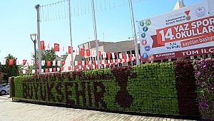 BÜYÜKŞEHİR BAHÇELERİ DUVARA YANSITIYOR