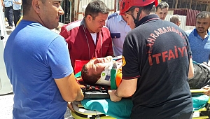 İNŞAATTA İSKELE ÇÖKTÜ, 3 KİŞİ YARALANDI