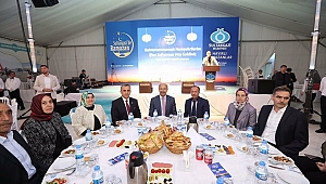 KAHRAMANMARAŞLILAR SAĞANAK YAĞMURA RAĞMEN İFTAR SOFRASINDA BULUŞTU 