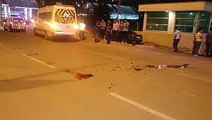 MOTOSİKLET MİNİBÜSE ARKADAN ÇARPTI: 1 ÖLÜ,1 YARALI