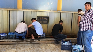 VATANDAŞLAR İFTARI ACI SU İLE YAPIYOR