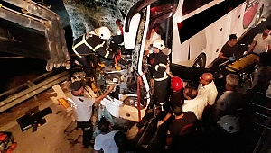 FECİ KAZADA BÜYÜKŞEHİR İTFAİYESİ ZAMANLA YARIŞTI
