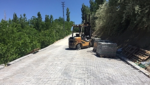 ÇAĞLAYANCERİT AKSU MAHALLESİ’NE 25 BİN METREKARA PARKE