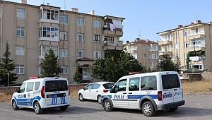 ESKİ EŞİNİ VURUP BALKONDAN ATLADI