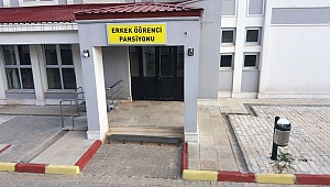 KADIN ÖĞRETMENE UÇAN TEKME 