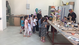 MİNİKLERDEN OYUNCAK ATÖLYESİNE ZİYARET