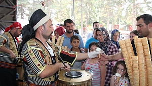 EREĞLİ’DE 7‘DEN 70’E MARAŞ DONDURMASI