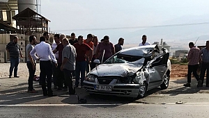 ODUN YÜKLÜ KAMYONA OTOMOBİLİYLE ARKADAN ÇARPAN SÜRÜCÜ ÖLDÜ