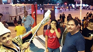 SAMSUNLULAR MARAŞ DONDURMASIYLA COŞTU