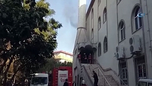 Camide Çıkan Yangın Paniğe Neden Oldu