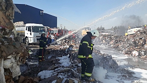 KAĞIT FABRİKASINDA BÜYÜK YANGIN