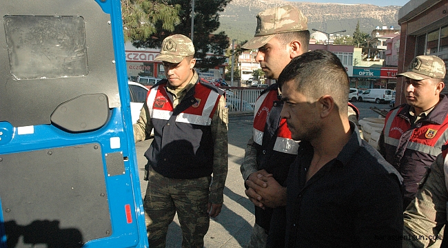 Kazaya Karışan Otomobil Kırılan Far Camlarından Bulundu