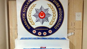 Otomobil Kaputunda Uyuşturucu Hap Sevkiyatı 